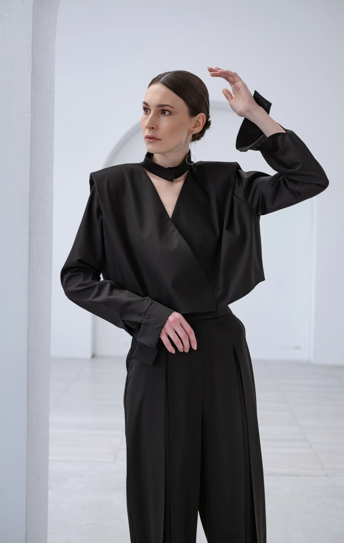 Брюки с декоративной отстрочкой - фото 5