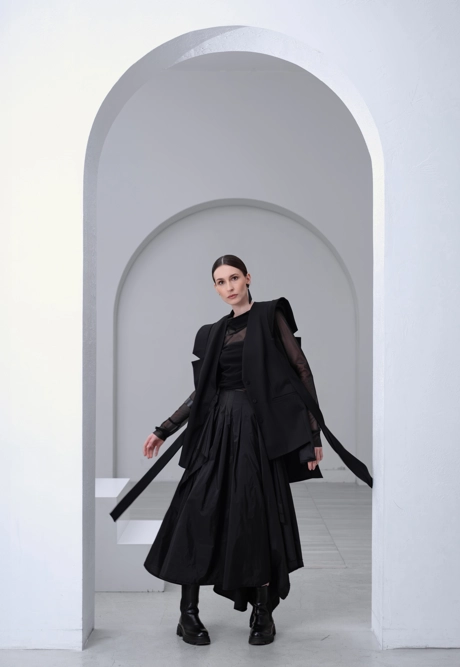 Жилет с декоративными лацканами - фото 1